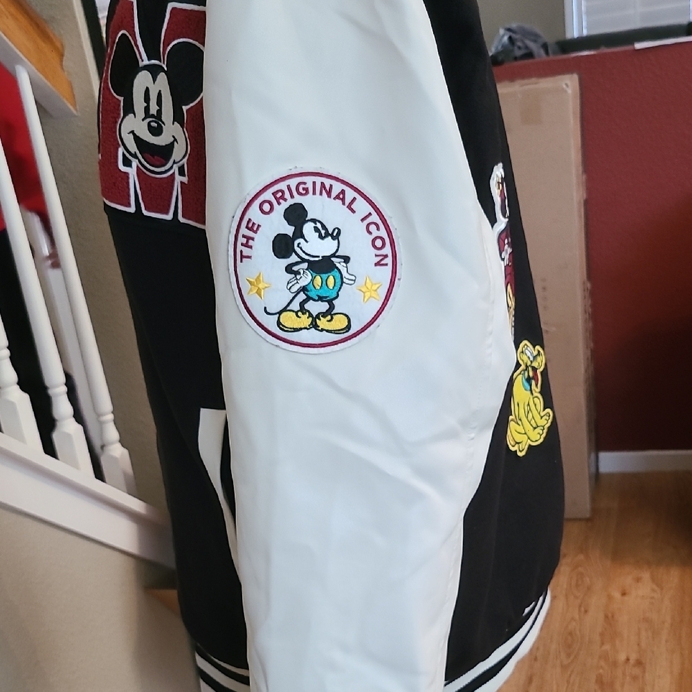 Disney Jacket with Mickey Mouse Patch - Black and White Mens Lg/Womens Xl - Picture 6 of 15